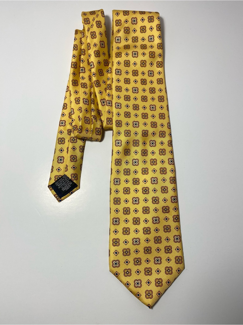Angelo Bosani "Tie Rack" 100% Silk Geometric Medallion Tie made in Italy